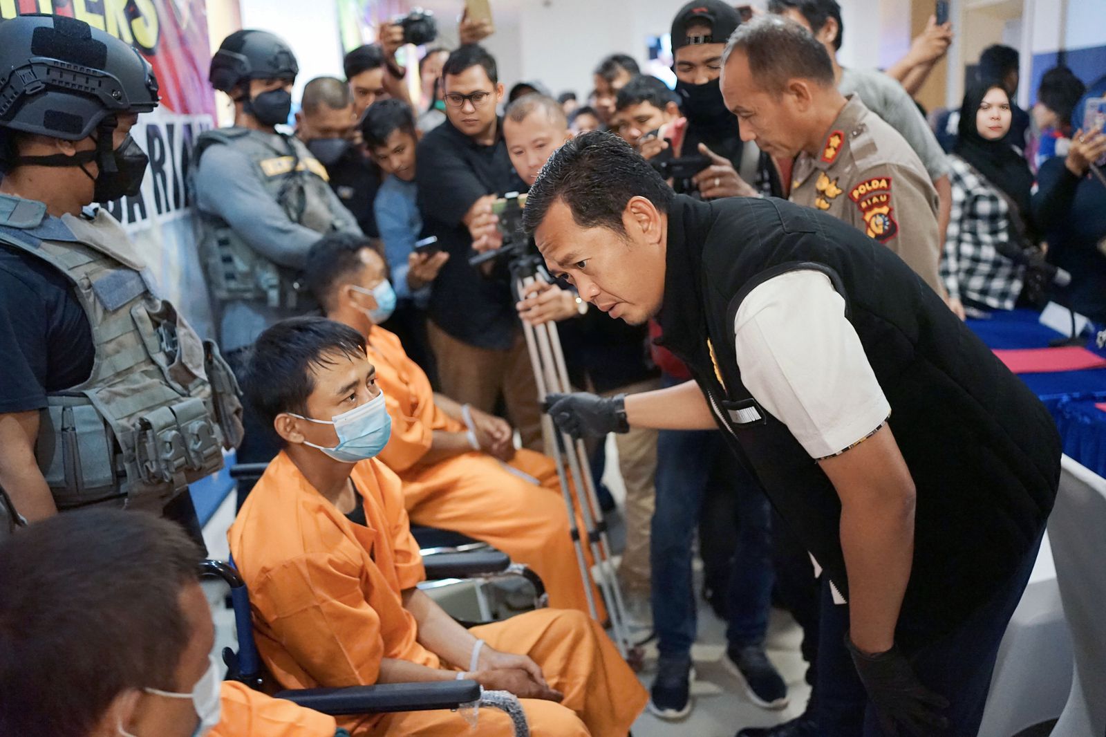 Polda Riau berhasil ungkap kasus tindak pidana pencurian dengan cara memecahkan kaca mobil korban di Kampar - Riau.